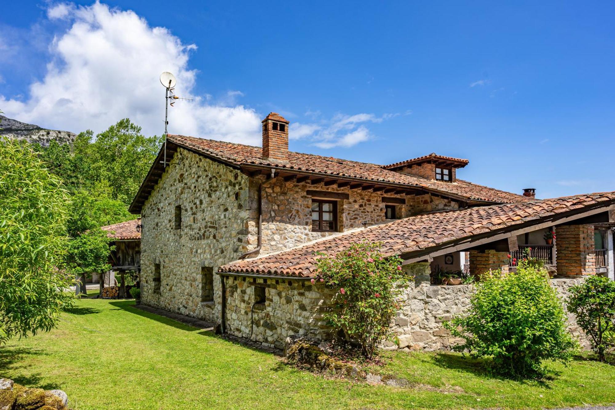 Casa De Aldea La Venta Los Probes Llanes Buitenkant foto