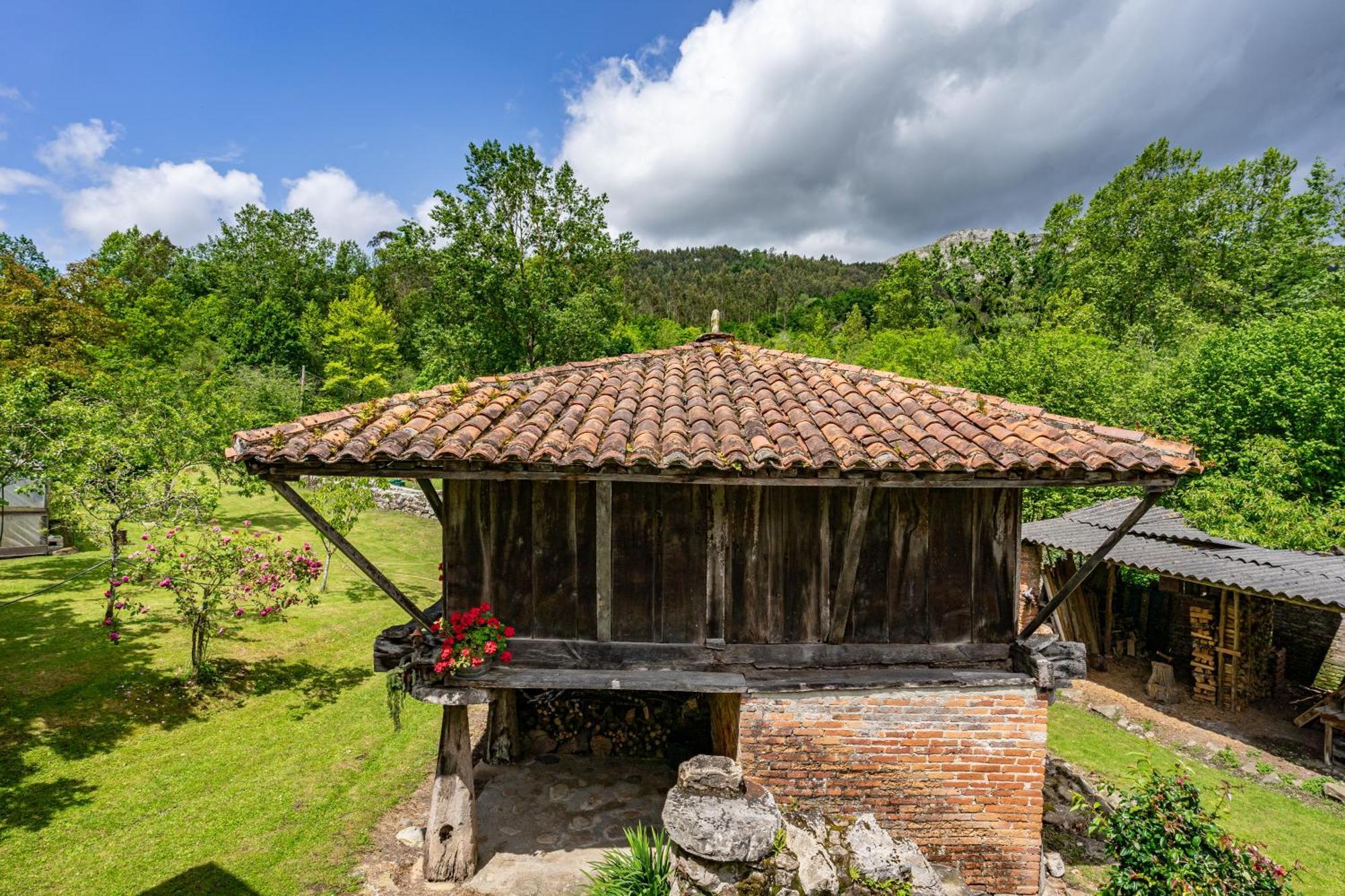 Casa De Aldea La Venta Los Probes Llanes Buitenkant foto